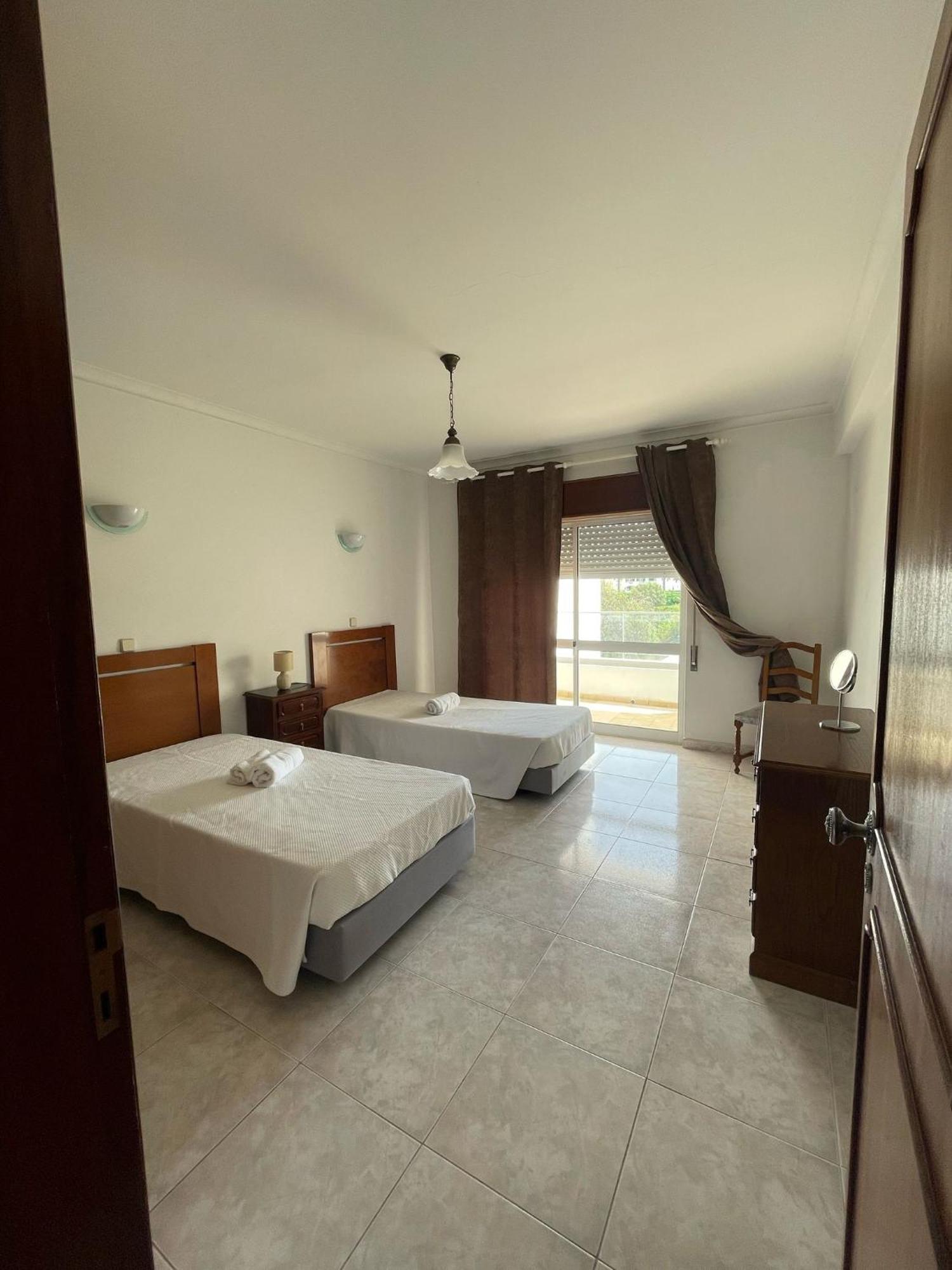 Apartamento T1 Todo Equipado อัลบูเฟรา ภายนอก รูปภาพ